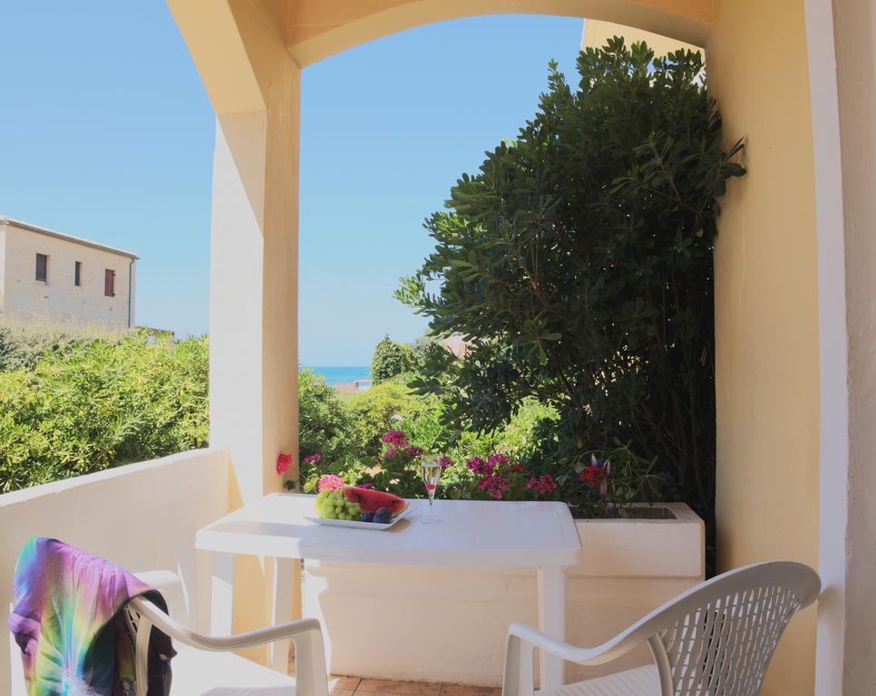 Alexia Beach Hotel Agia Marina Habitación foto